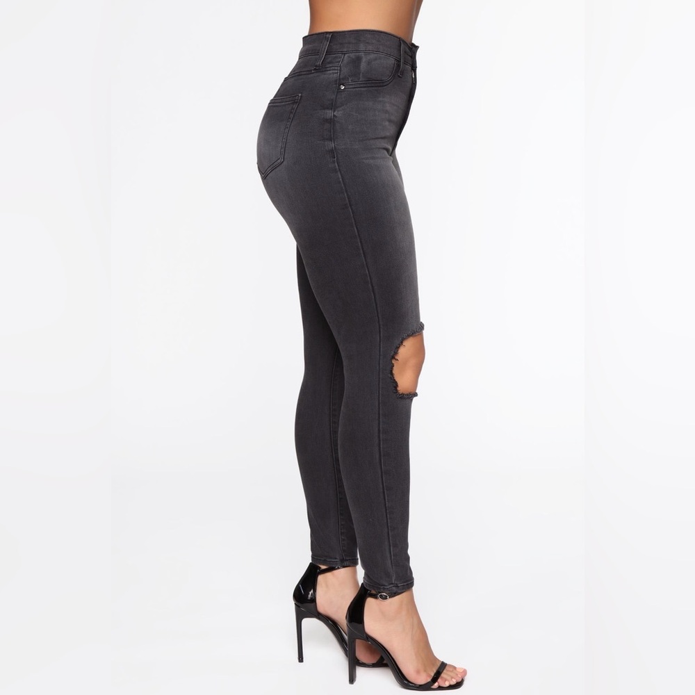 Women's Black Distressed Jeans